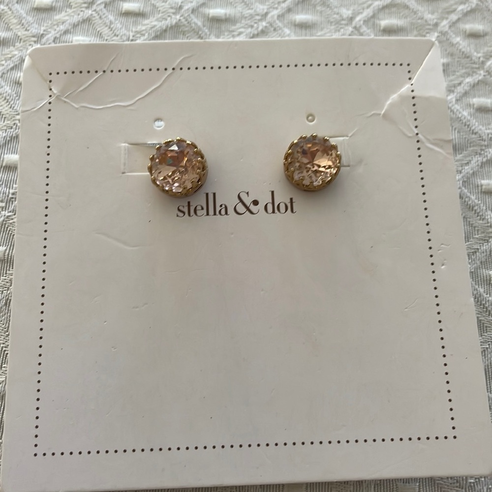 Nancy studs peach